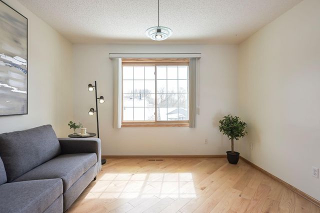 2885 Devonshire Place, Woodbury, MN 55125