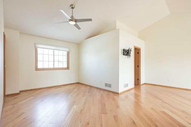 2885 Devonshire Place, Woodbury, MN 55125