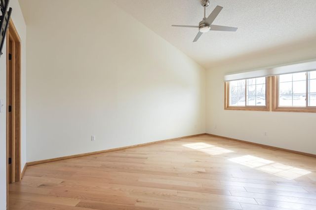 2885 Devonshire Place, Woodbury, MN 55125