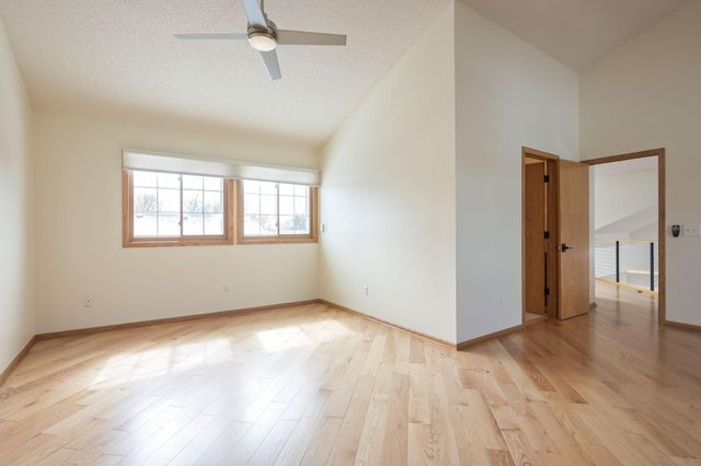 2885 Devonshire Place, Woodbury, MN 55125