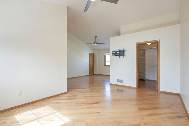 2885 Devonshire Place, Woodbury, MN 55125