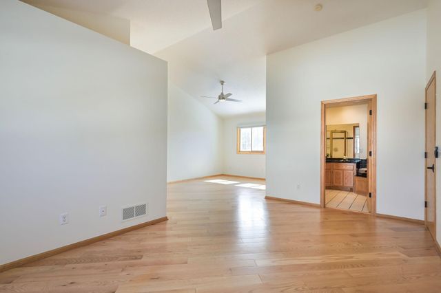 2885 Devonshire Place, Woodbury, MN 55125