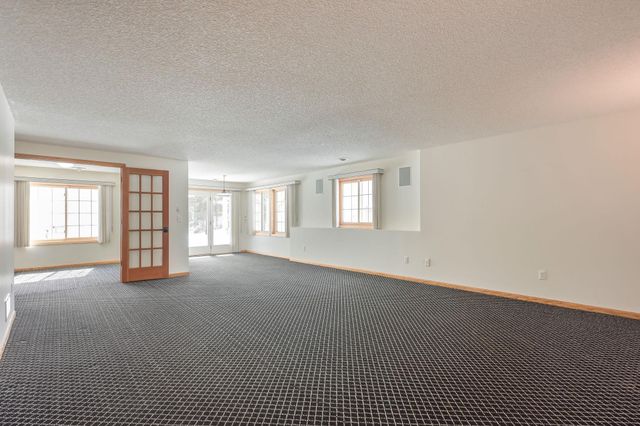 2885 Devonshire Place, Woodbury, MN 55125