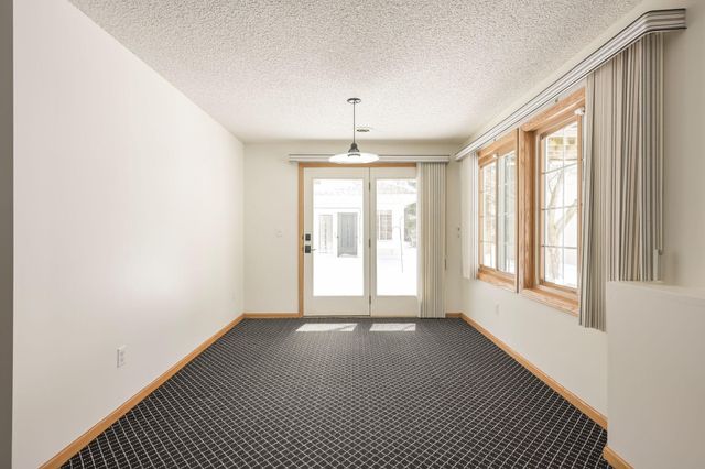 2885 Devonshire Place, Woodbury, MN 55125