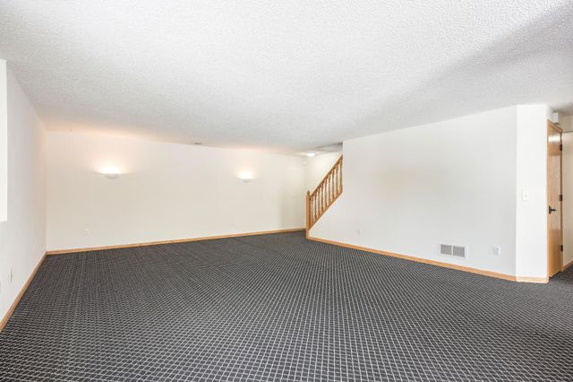 2885 Devonshire Place, Woodbury, MN 55125