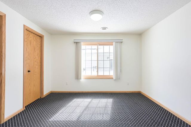 2885 Devonshire Place, Woodbury, MN 55125