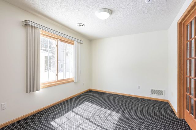 2885 Devonshire Place, Woodbury, MN 55125