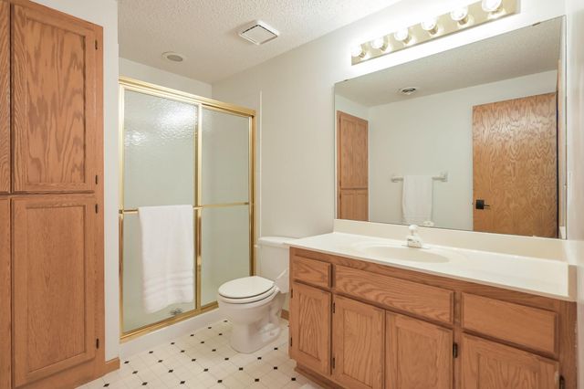 2885 Devonshire Place, Woodbury, MN 55125