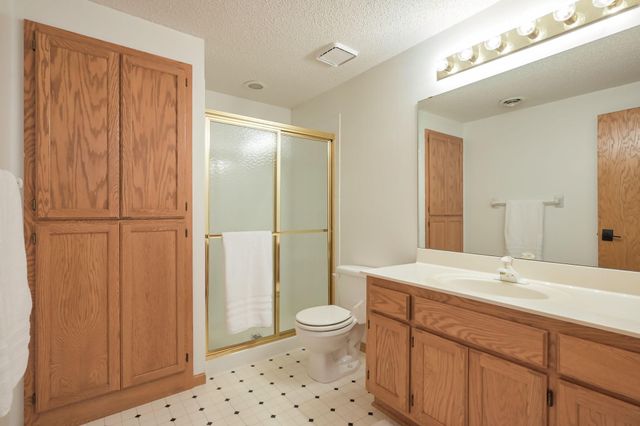 2885 Devonshire Place, Woodbury, MN 55125