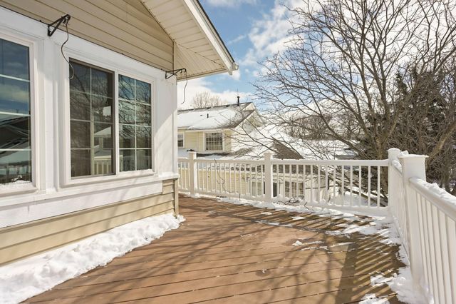 2885 Devonshire Place, Woodbury, MN 55125