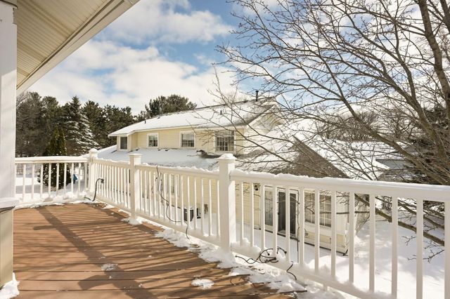 2885 Devonshire Place, Woodbury, MN 55125