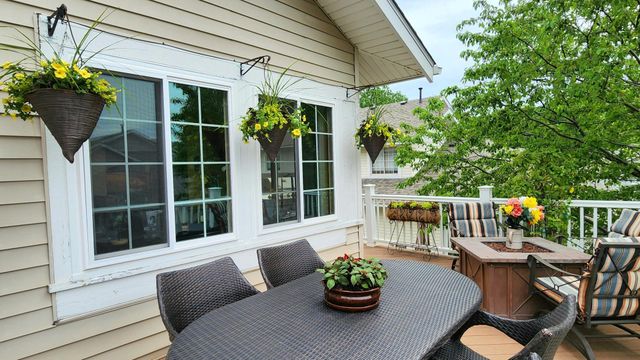 2885 Devonshire Place, Woodbury, MN 55125