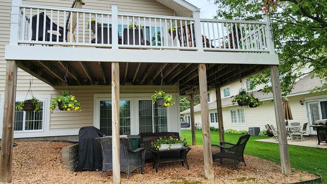 2885 Devonshire Place, Woodbury, MN 55125