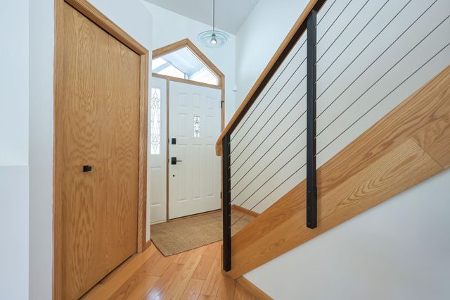 2885 Devonshire Place, Woodbury, MN 55125