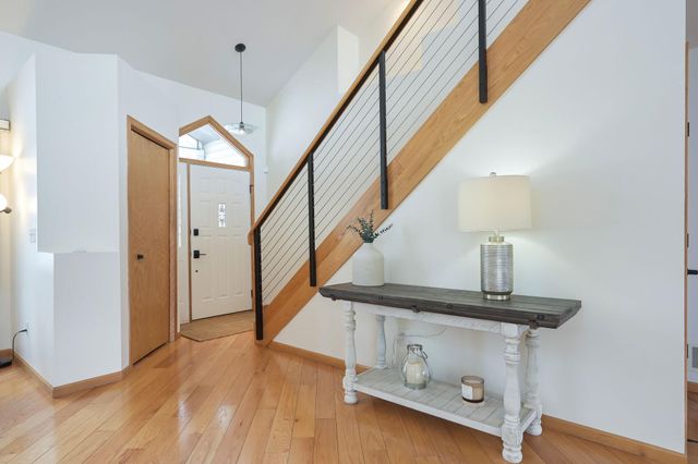 2885 Devonshire Place, Woodbury, MN 55125