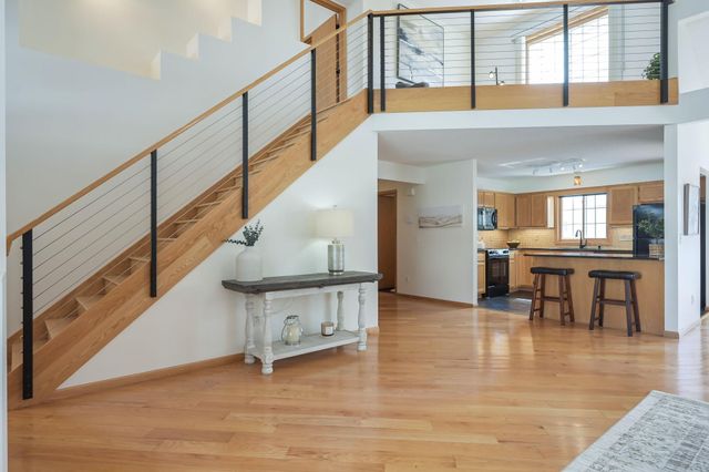 2885 Devonshire Place, Woodbury, MN 55125