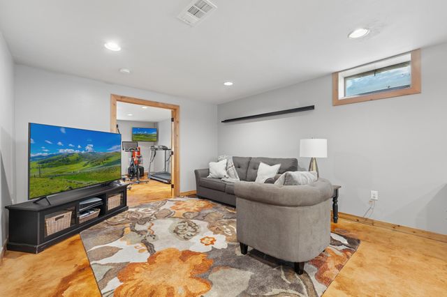 2723 Mcnair Drive N, Robbinsdale, MN 55422