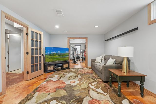 2723 Mcnair Drive N, Robbinsdale, MN 55422