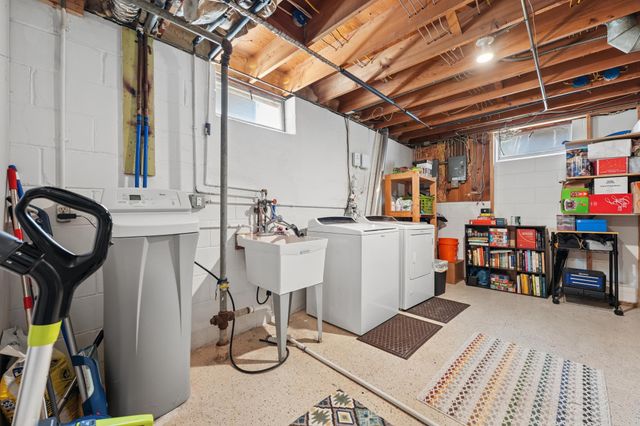 2723 Mcnair Drive N, Robbinsdale, MN 55422