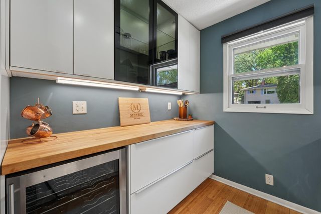 2723 Mcnair Drive N, Robbinsdale, MN 55422