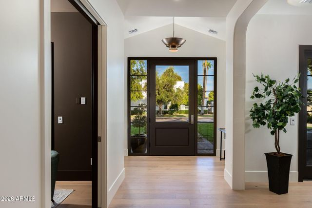 6838 E EXETER Boulevard, Scottsdale, AZ 85251