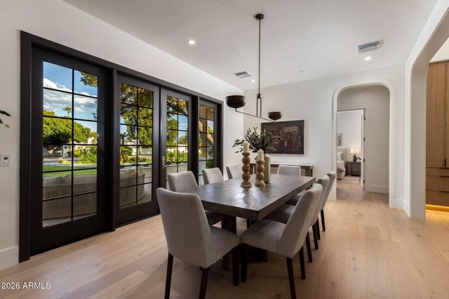 6838 E EXETER Boulevard, Scottsdale, AZ 85251