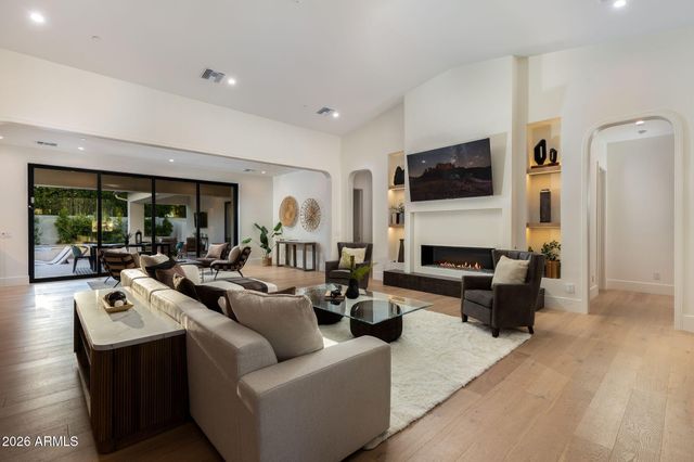 6838 E EXETER Boulevard, Scottsdale, AZ 85251