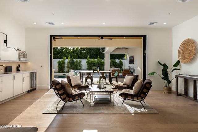 6838 E EXETER Boulevard, Scottsdale, AZ 85251