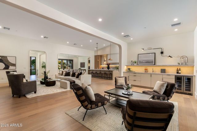 6838 E EXETER Boulevard, Scottsdale, AZ 85251