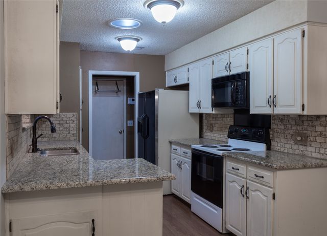 1321 Brookfield Lane, Mansfield, TX 76063