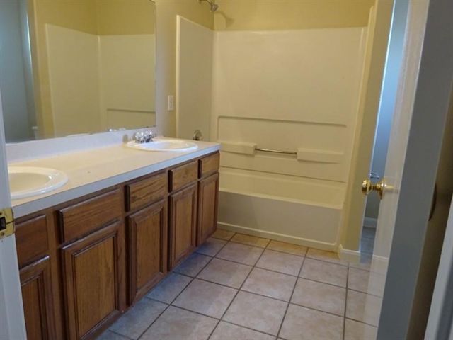 11814 E Galwan Circle, Houston, TX 77070