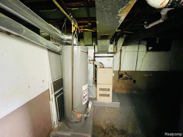 20817 Atlantic Avenue, Warren, MI 48091