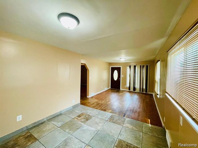 20817 Atlantic Avenue, Warren, MI 48091