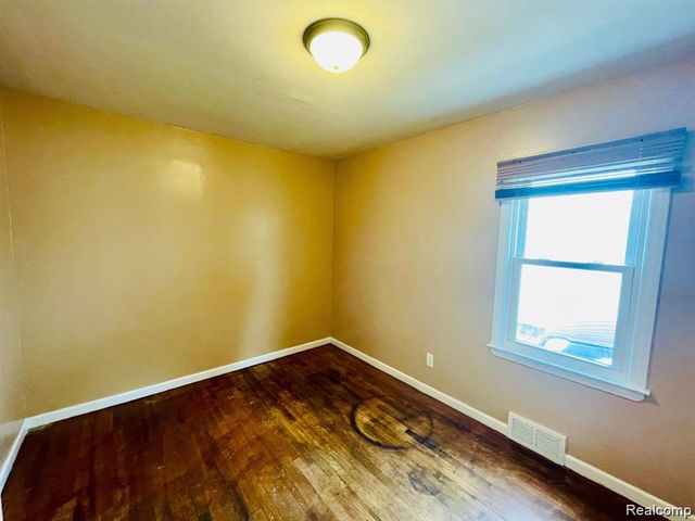 20817 Atlantic Avenue, Warren, MI 48091