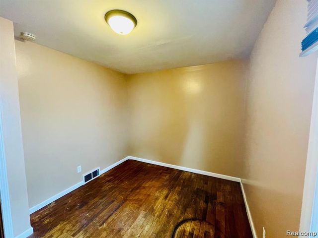 20817 Atlantic Avenue, Warren, MI 48091