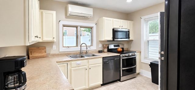 496 Merrimack Street, Manchester, NH 03103