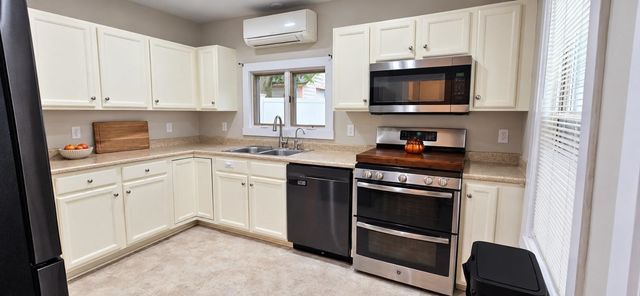 496 Merrimack Street, Manchester, NH 03103