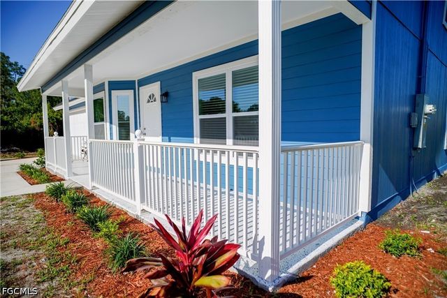 2801 Flora AVE N, Lehigh Acres, FL 33971