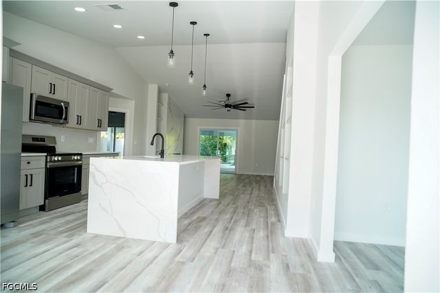 2801 Flora AVE N, Lehigh Acres, FL 33971