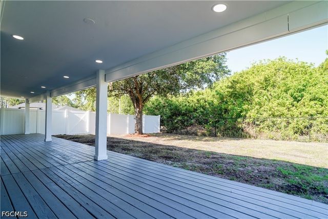 2801 Flora AVE N, Lehigh Acres, FL 33971