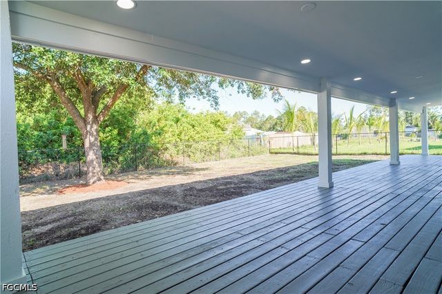 2801 Flora AVE N, Lehigh Acres, FL 33971