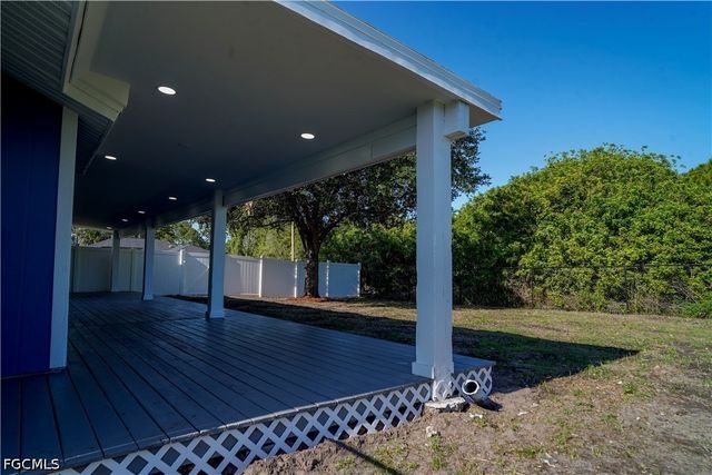 2801 Flora AVE N, Lehigh Acres, FL 33971