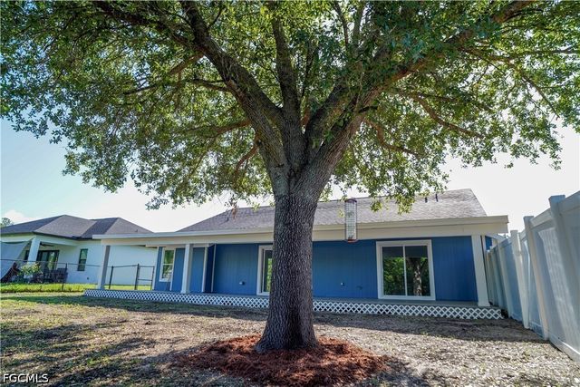 2801 Flora AVE N, Lehigh Acres, FL 33971