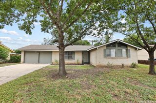 5611 Sir Gareth Dr, San Antonio, TX 78218
