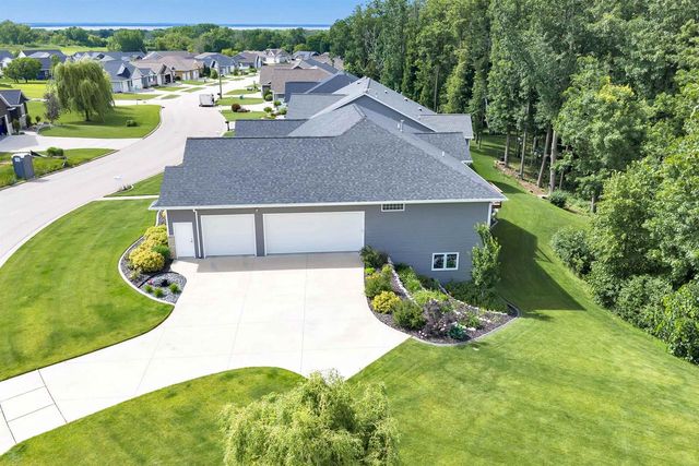 3371 LARGO RIDGE COURT, Green Bay, WI 54311