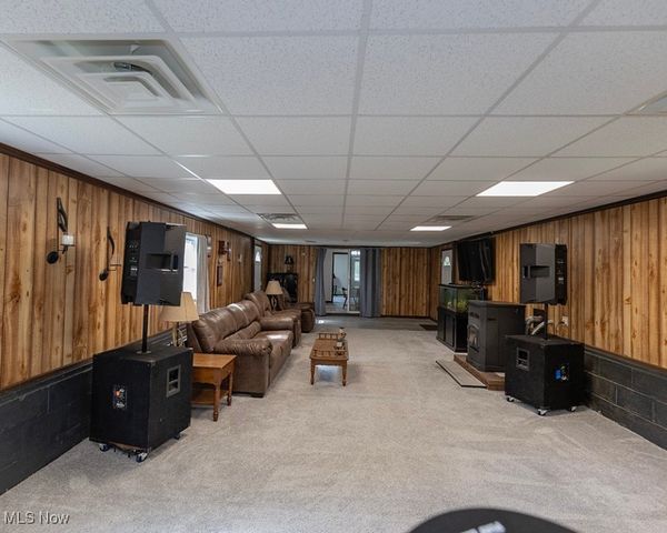 38484 E River Road, Elyria, OH 44035