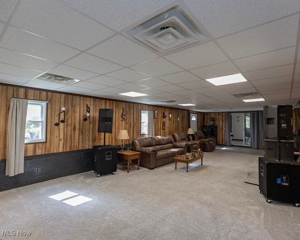 38484 E River Road, Elyria, OH 44035