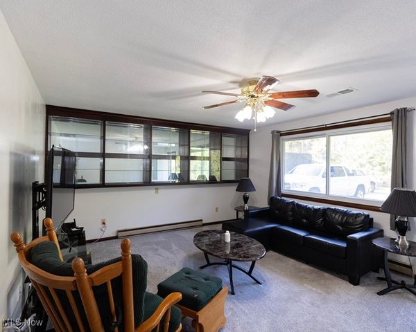 38484 E River Road, Elyria, OH 44035