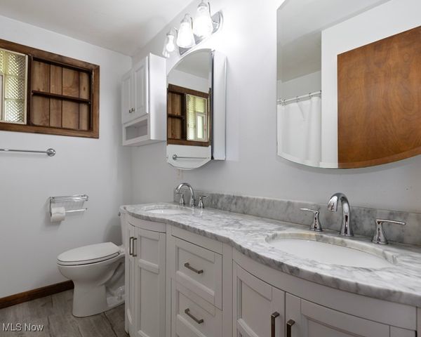 38484 E River Road, Elyria, OH 44035