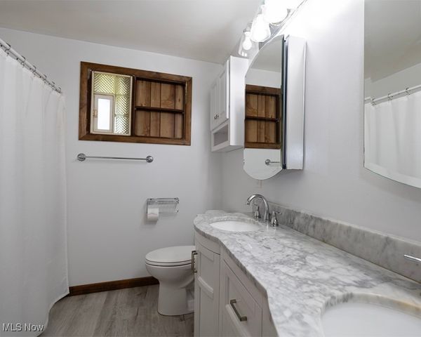 38484 E River Road, Elyria, OH 44035